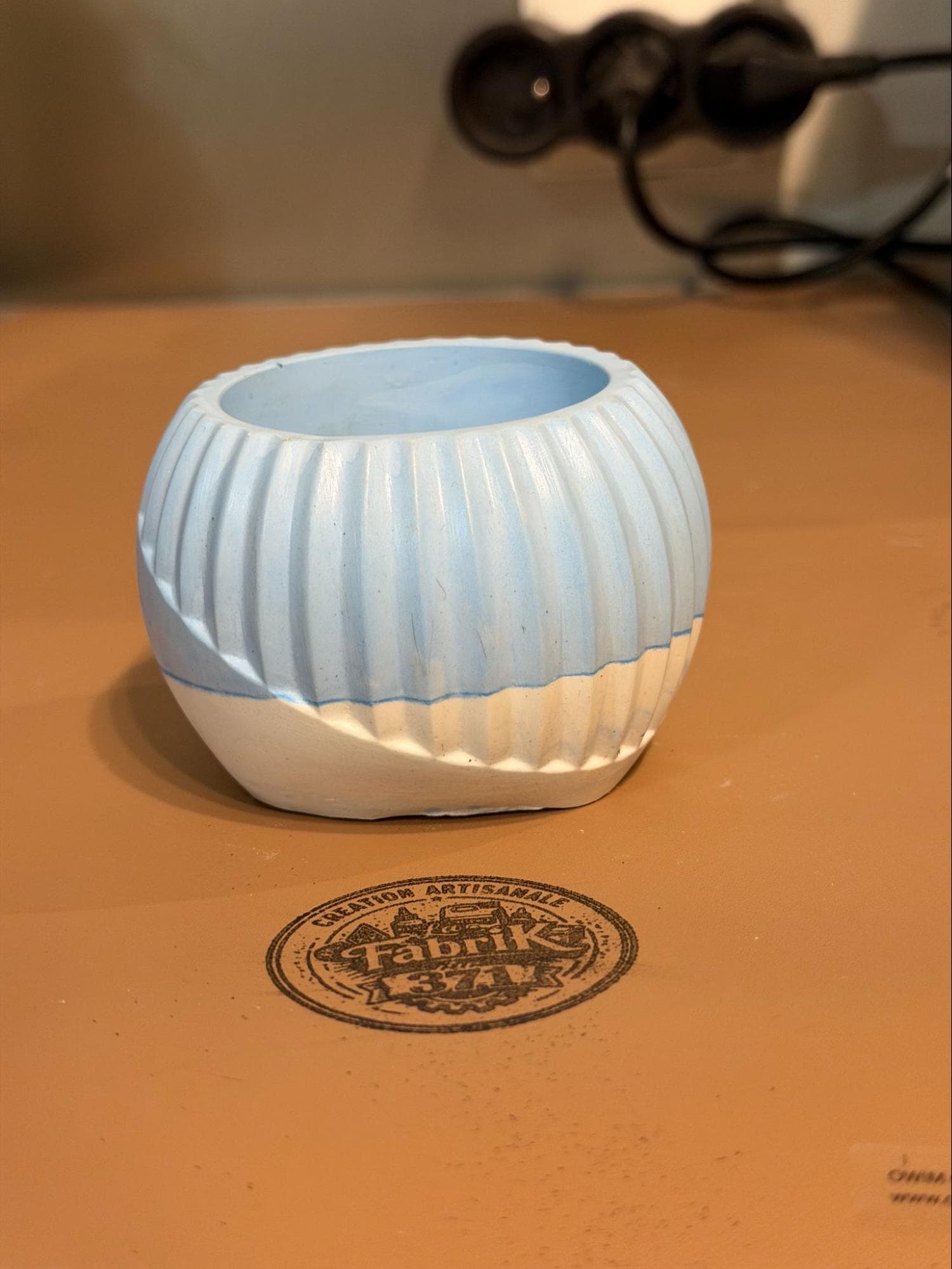 Pot rond à rayures - Vue 2