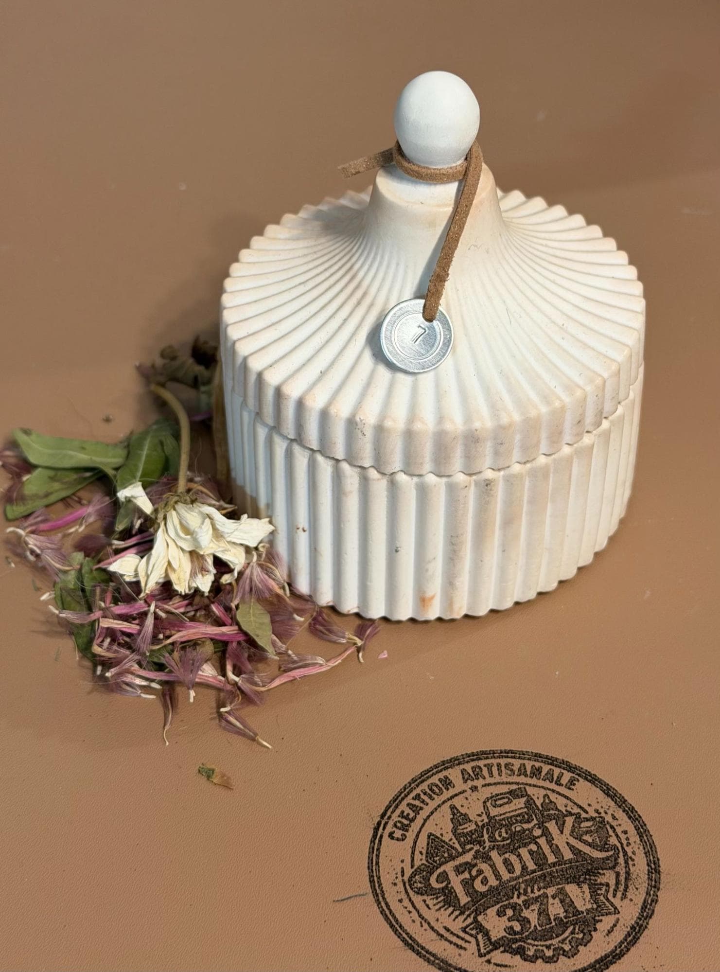 Pot de rangement “chapeau pointu” à rayures - Vue 2