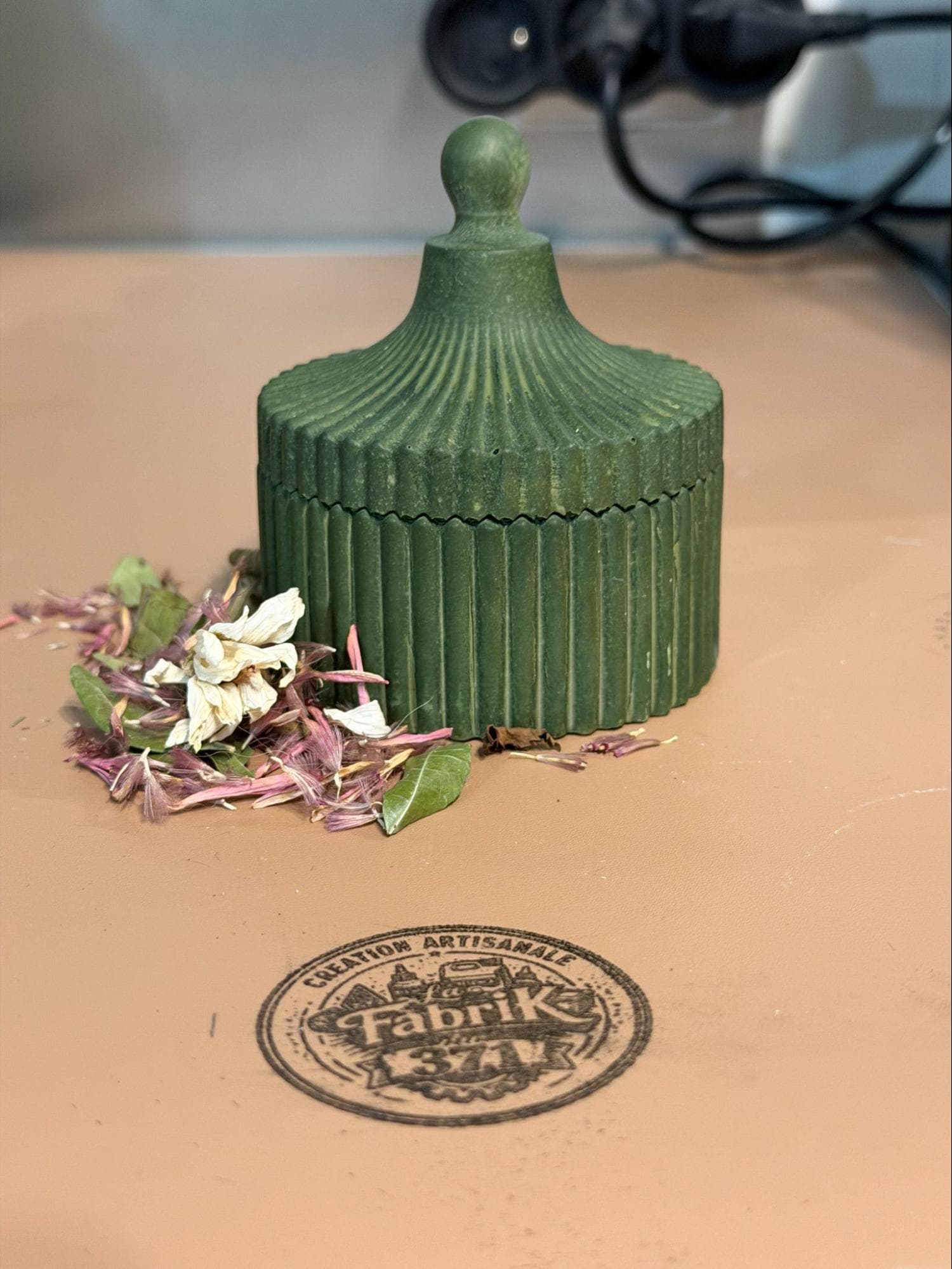 Pot de rangement “chapeau pointu” à rayures - Vue 3